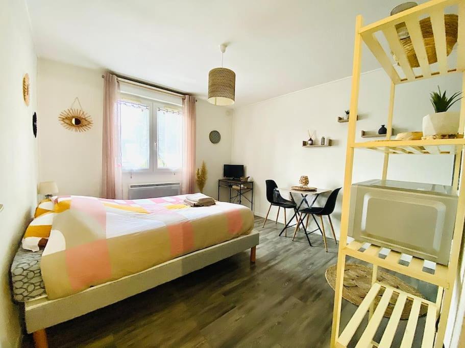 Апартаменты Au Calme Confort & Proche Centre Ле-Ман Экстерьер фото