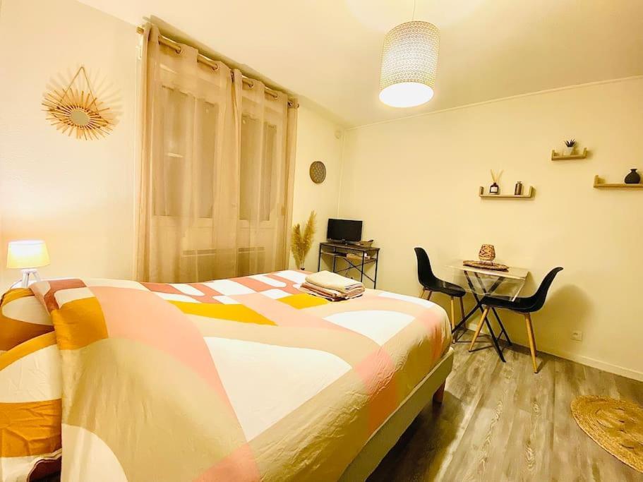 Апартаменты Au Calme Confort & Proche Centre Ле-Ман Экстерьер фото